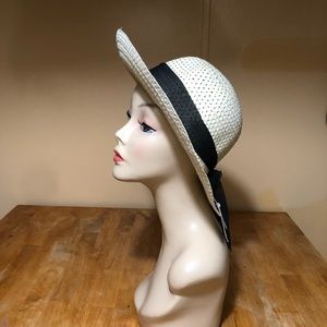 Hat Chapeau Ladies Straw Hat with Black Bow NWT!